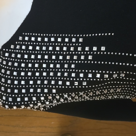 Beautiful sweater with bling! - Picture 2 of 3
